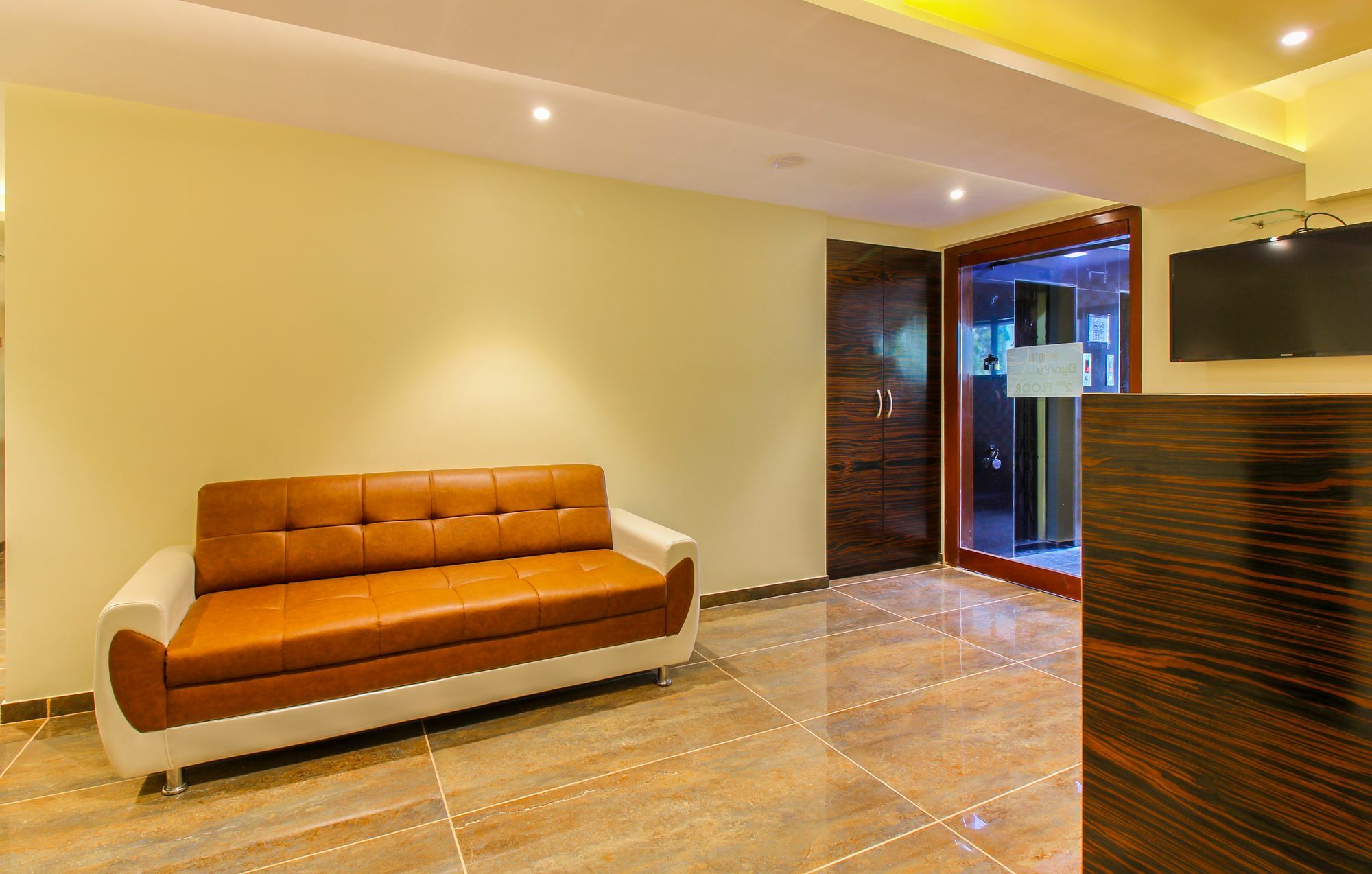 Fluorescent By Bizzgrow Hotels International Airport - Formerly Known As Byaris International ムンバイ エクステリア 写真
