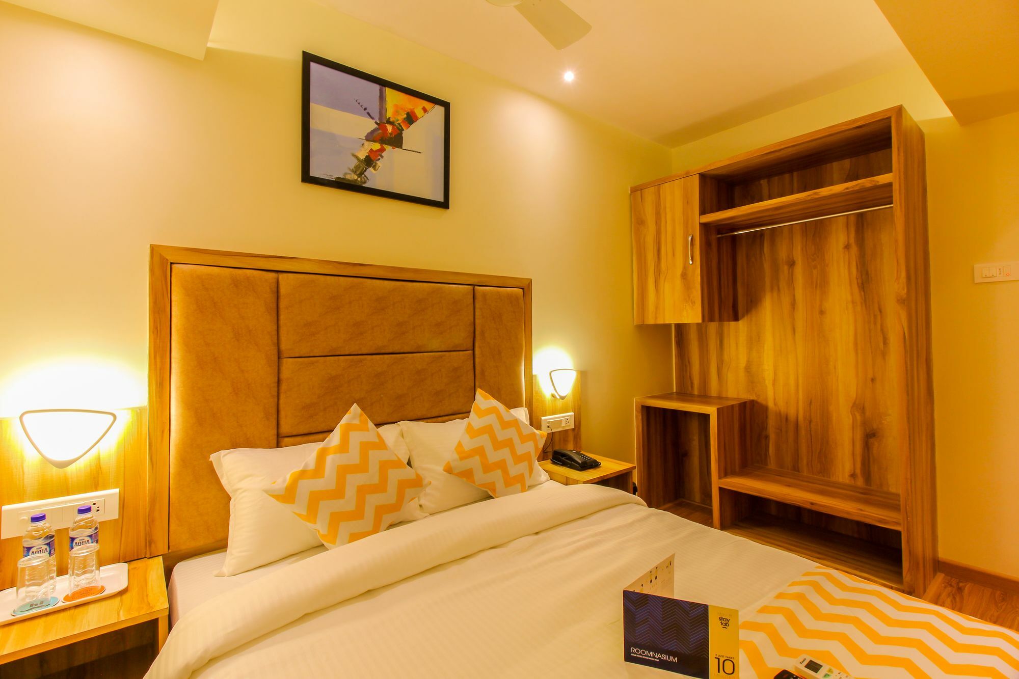 Fluorescent By Bizzgrow Hotels International Airport - Formerly Known As Byaris International ムンバイ エクステリア 写真
