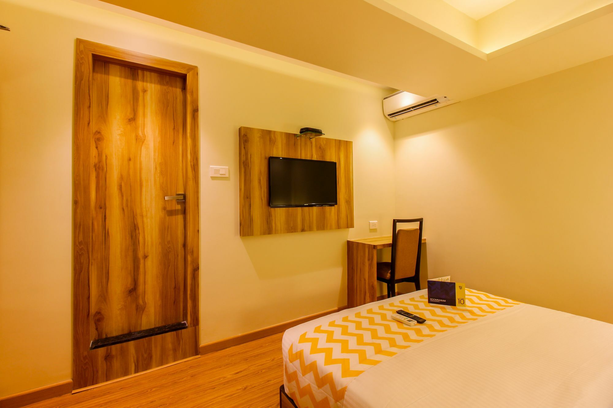 Fluorescent By Bizzgrow Hotels International Airport - Formerly Known As Byaris International ムンバイ エクステリア 写真